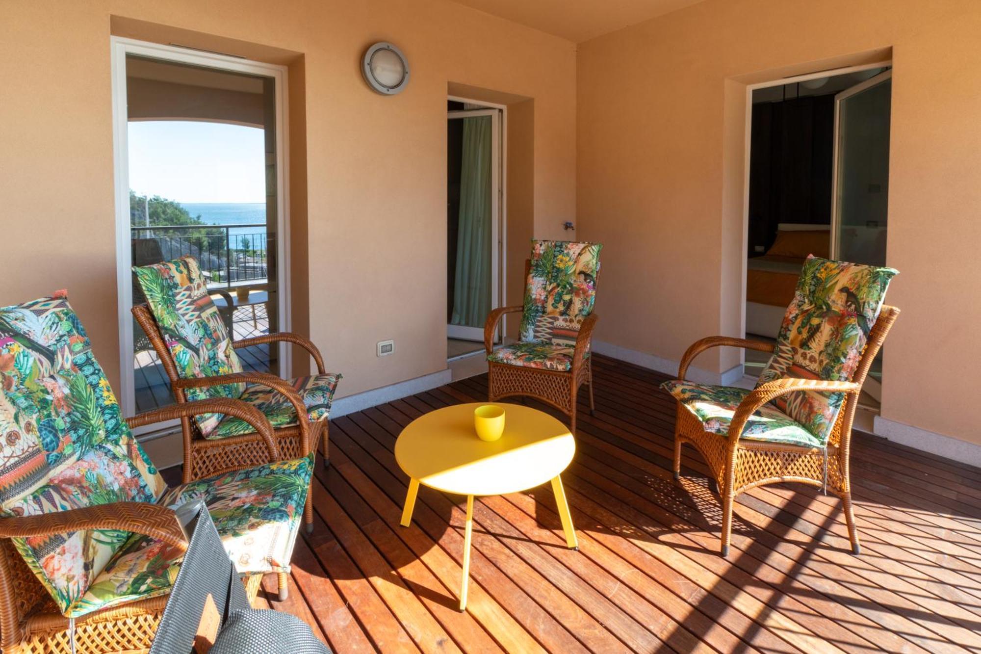 Portopiccolo Avolare Apartments In Borgo Систияна Екстериор снимка