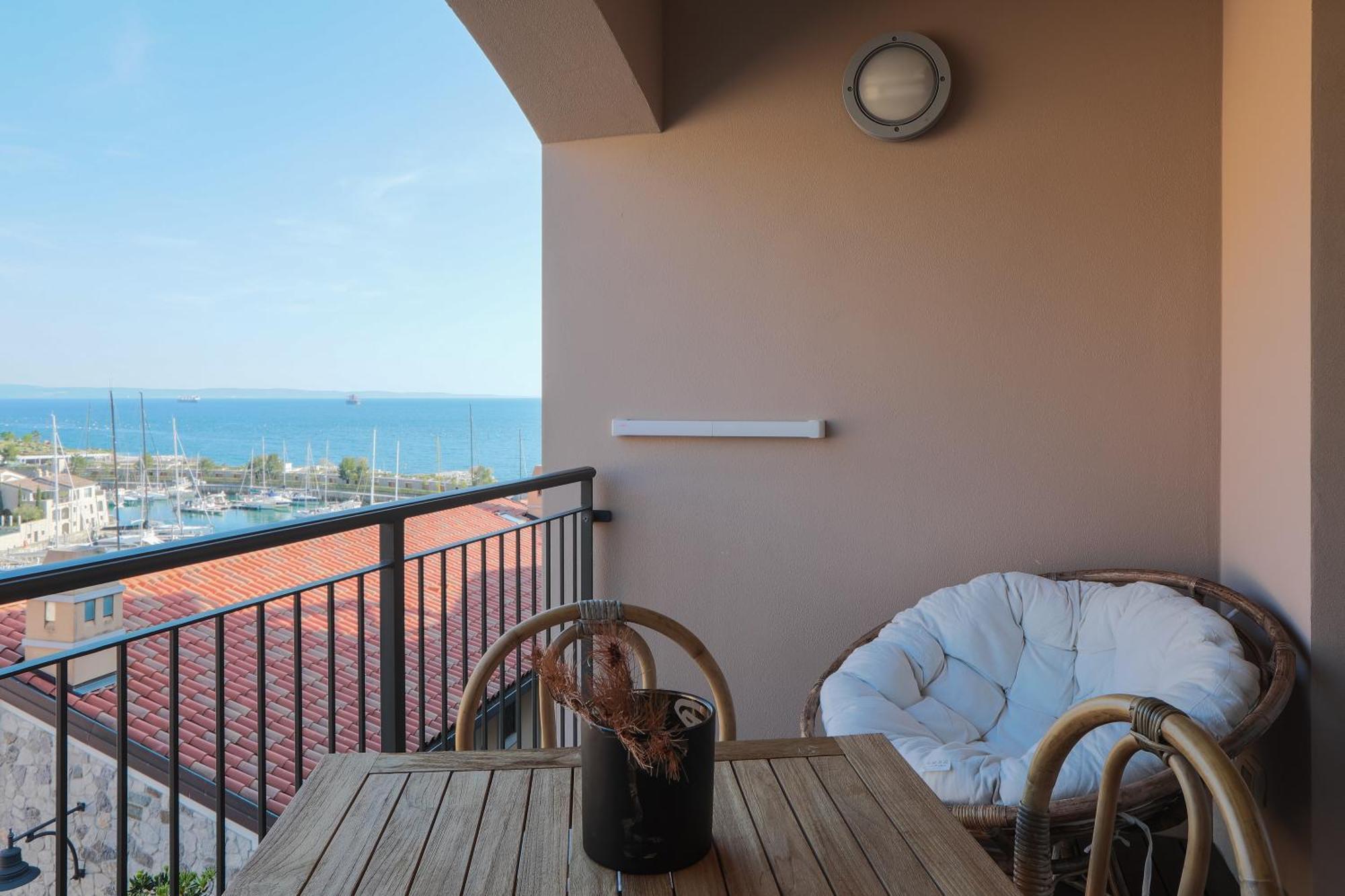 Portopiccolo Avolare Apartments In Borgo Систияна Екстериор снимка