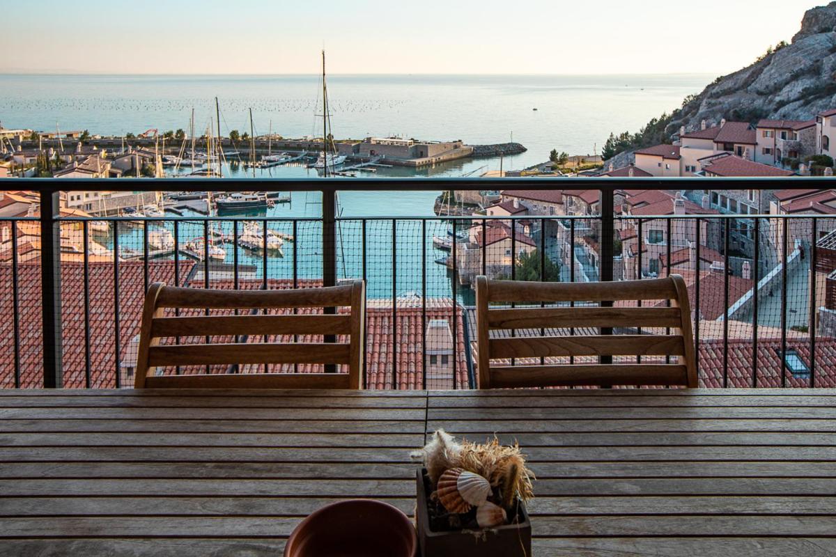 Portopiccolo Avolare Apartments In Borgo - Beach Included Систияна Стая снимка